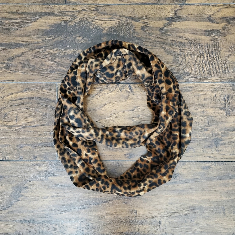 4/$20 - Old Navy Leopard Print Infinity Scarf